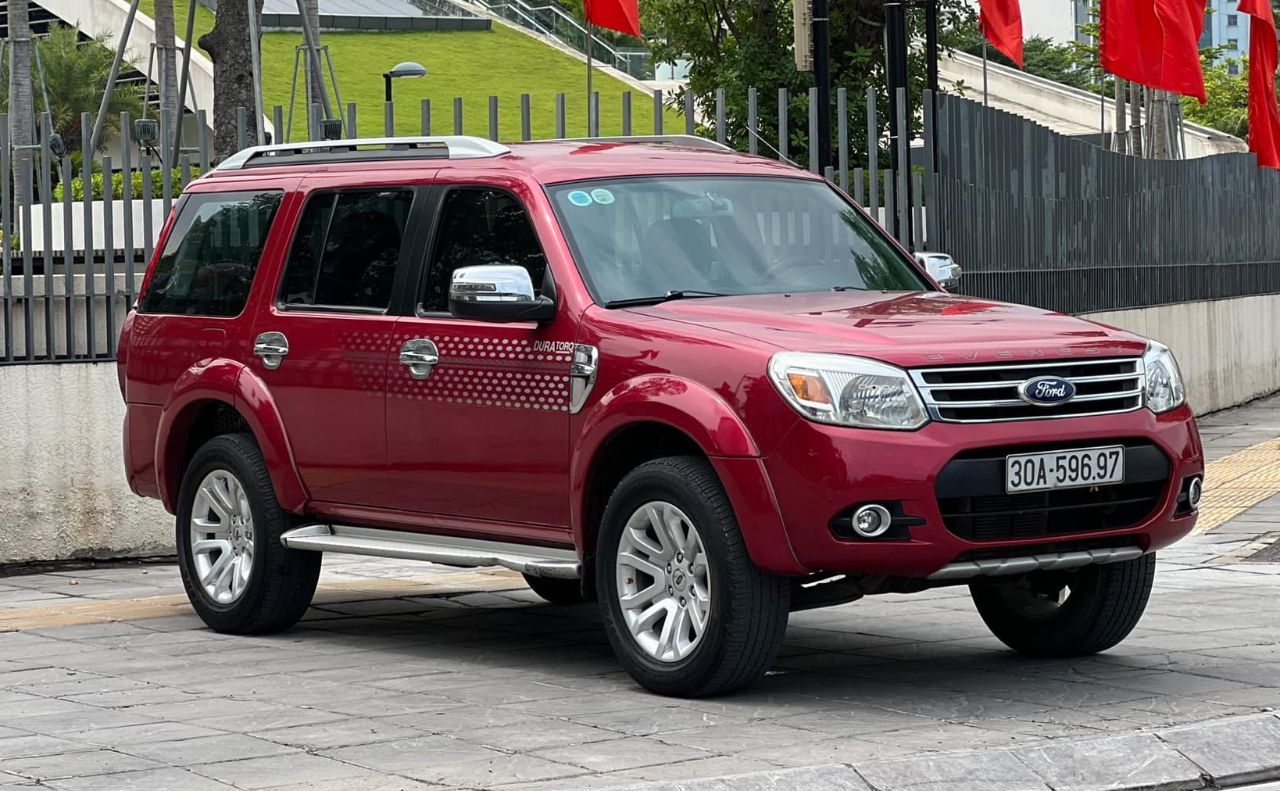 Ford Everest 2_5AT 